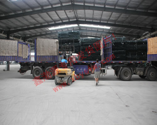 發往天津的高鋅PVC包塑石籠網